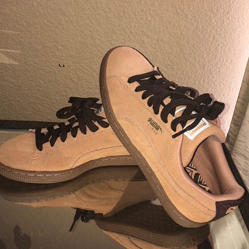 Brand new Puma suede size 6 in kids ( 8 in women)